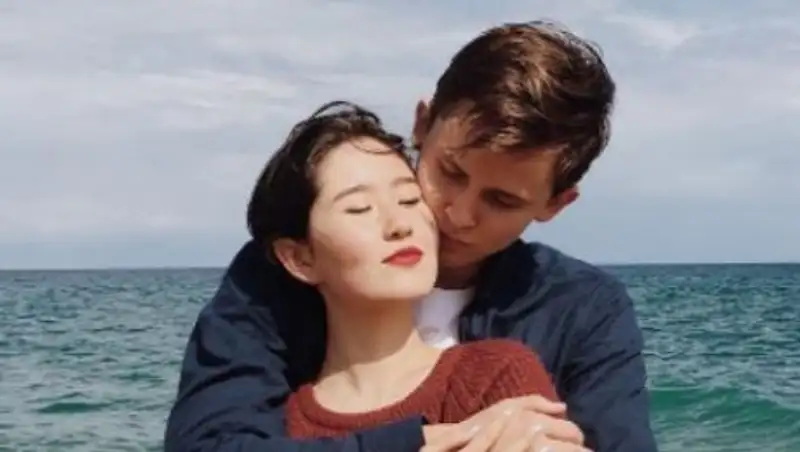 Дочь президента Кыргызстана Алия показала округлившийся живот