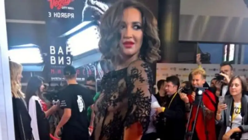 Бузова шокировала публику бесстыжим нарядом