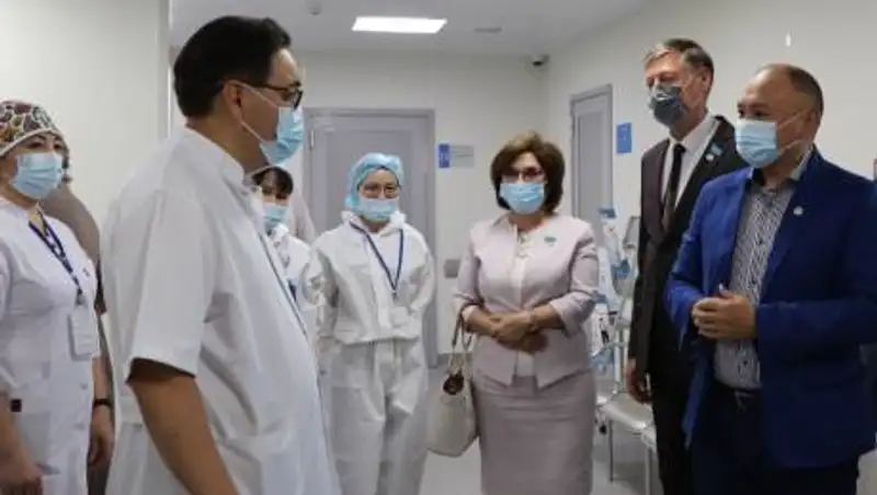 Мажилисмены обсудили вопросы развития здравоохранения с медиками ВКО