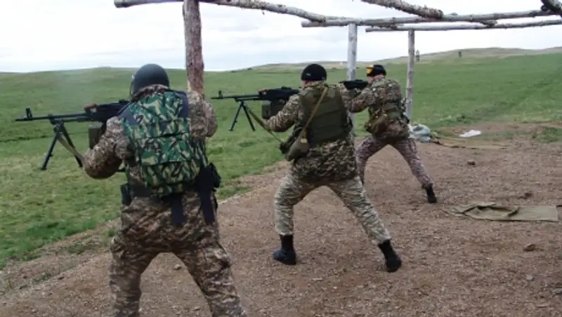 В армии началась подготовка сержантов в качестве инструкторов по боевой подготовке