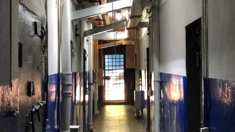 Прижигали утюгом: полицейские применяли пытки к 23 подозреваемым