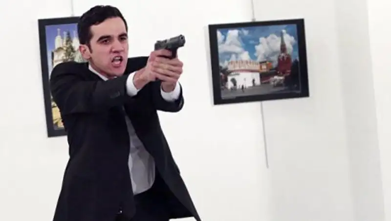 СМИ: убийца Андрея Карлова ранее охранял российское посольство в Анкаре