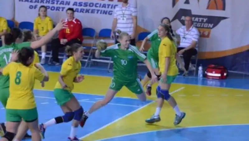 Казахстанки выиграли «бронзу» чемпионата Азии по гандболу среди девушек