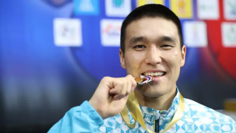 Чемпион Азии Бек Нурмаганбет переходит в профессиональный бокс