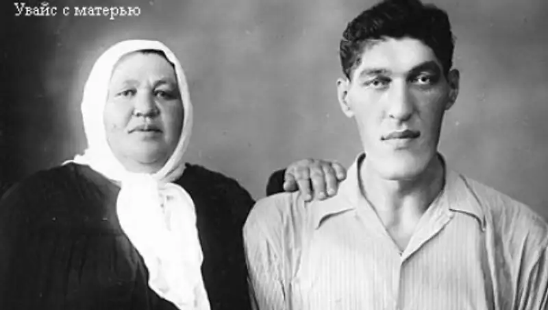 "Он хотел посадить судью на кольцо..."