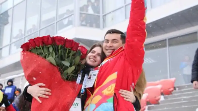 В прямом эфире на Универсиаде сотрудник Дирекции сделал предложение возлюбленной