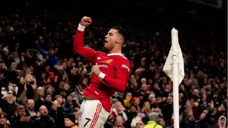 Криштиану Роналду установил новый рекорд по количеству голов в официальных матчах