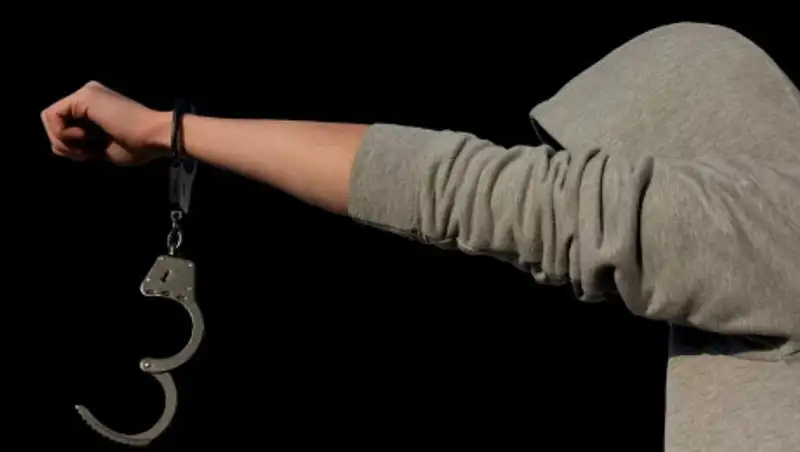 В Алматы в очередной раз продлили арест британцу, подозреваемому в убийстве дочери