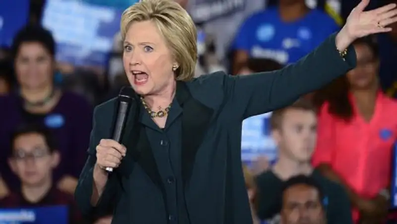 В США вышел новый рекламный ролик с лающей Хиллари Клинтон