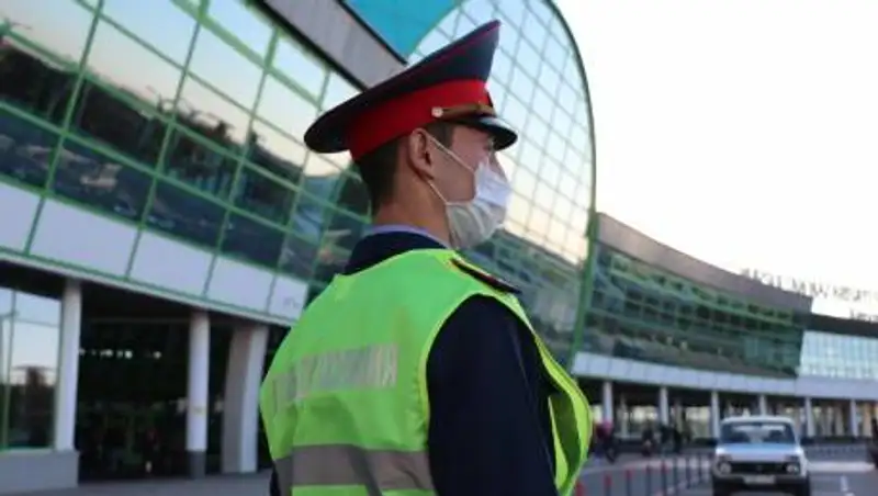 Еще одного дебошира сняли с рейса в аэропорту Нур-Султана