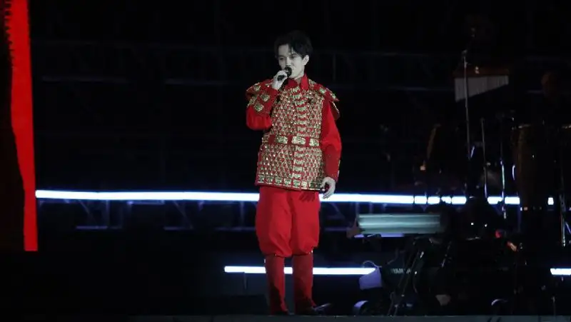 Димаш поблагодарил фанатов со всего мира, уважающих казахский язык