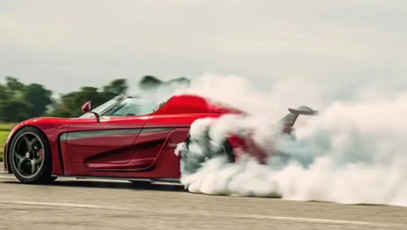 Опубликовано видео краш-теста гиперкара за 2 млн долларов