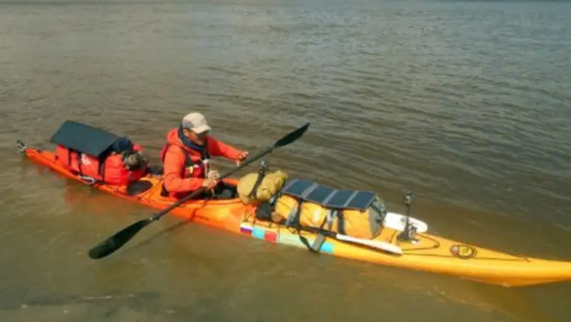 Турист на байдарке прошел по Иртышу от Китая до Ханты-Мансийска