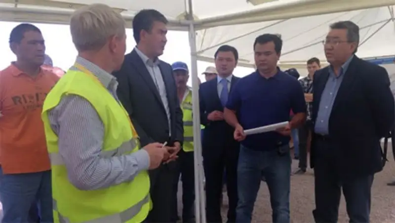 Исекешев проверил качество строительства автодороги Астана - Темиртау