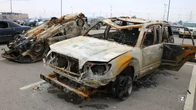 сожженные машины Алматы, фото - Новости Zakon.kz от 20.01.2022 17:46