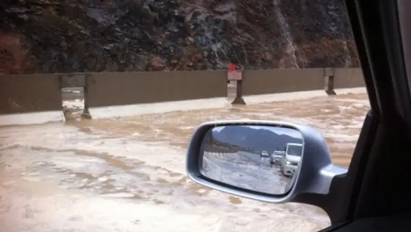 Сель перекрыл участок дороги на Иссык-Куль