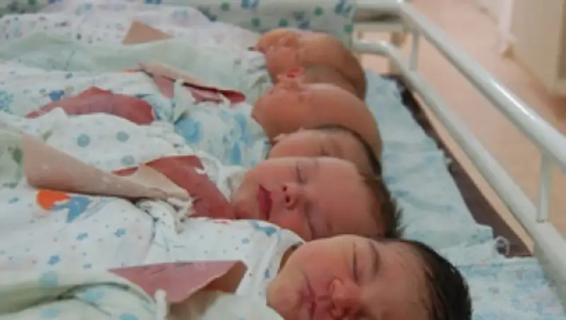 Алматыда Ал&#1171;ыс айту к&#1199;ні д&#1199;ниеге келген с&#1241;билерге сыйлы&#1179; берілді