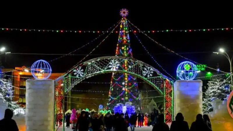 В Петропавловске зажгли главную елку областного центра