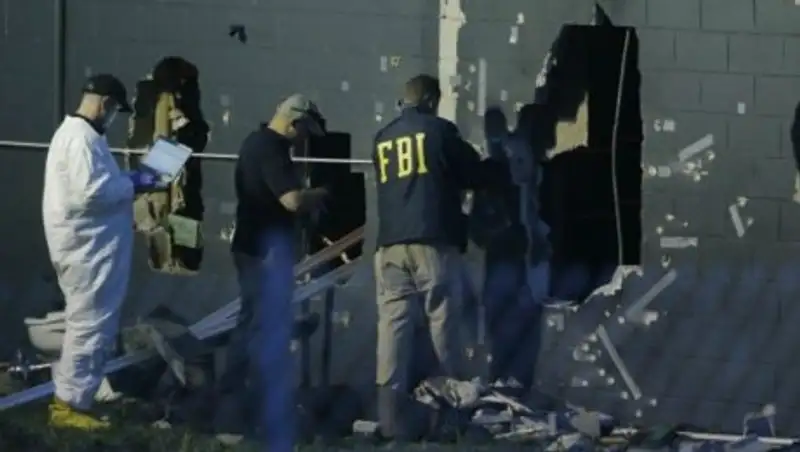 ФБР: стрелок в гей-клубе в Орландо назвал себя воином ислама