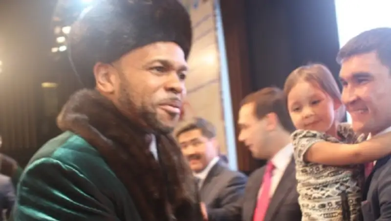 Рой Джонс-младший снова собирается в Караганду