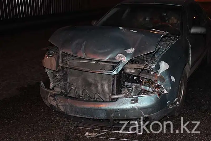 Тойота очутилась на разделительной аллее после неудачно совершенного маневра Тойота очутилась на разделительной аллее после неудачно совершенного маневра, фото - Новости Zakon.kz от 13.12.2013 16:23