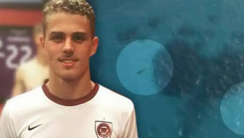 Акулы съели футболиста в Австралии