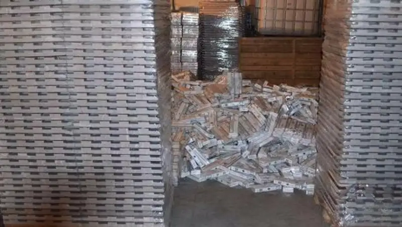 Сигарет на миллиарды тенге незаконно ввезли в Казахстан из ОАЭ