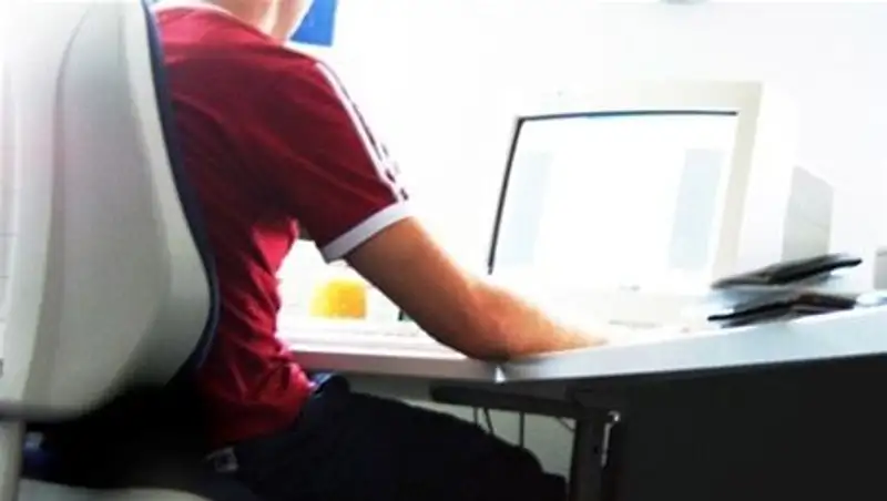 У казахстанцев обманом вымогают штрафы за посещение запрещенных сайтов