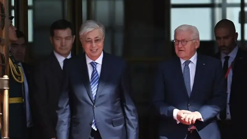 Токаев тепло попрощался с президентом Германии