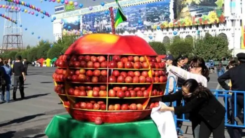 В честь Дня города в алматинских ресторанах появится специальное яблочное меню