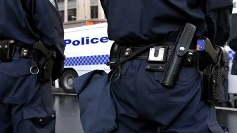 В Сиднее полиция ранила мужчину, напавшего с ножом на трех человек