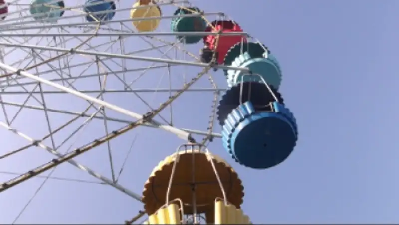 В Таразе мужчина пытался свести счеты с жизнью на колесе обозрения