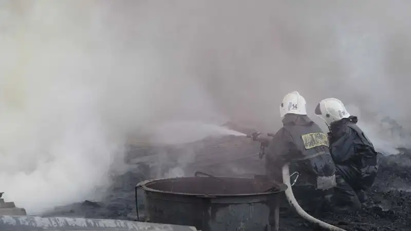 Три человека погибли при пожаре в Акмолинской области