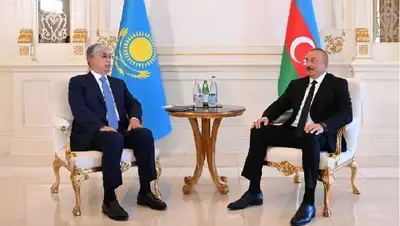 Визит Токаева в Баку, фото - Новости Zakon.kz от 25.08.2022 10:28