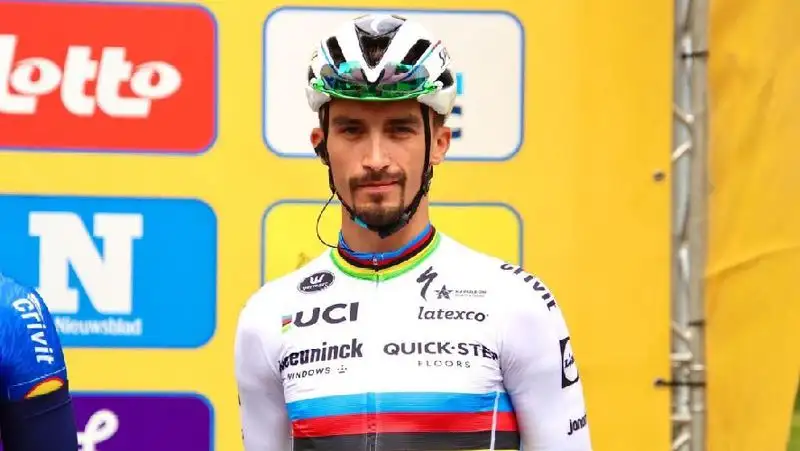 Жулиан Алафилипп третий раз подряд получил награду «Чемпион чемпионов»