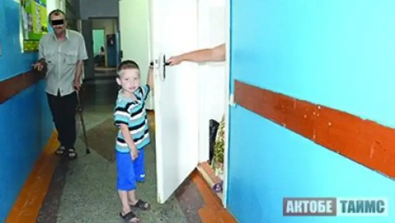 Женщин с детьми подселили к уголовникам в Актобе