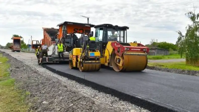 В СКО реализуется 74 проекта по ремонту внутрипоселковых дорог и подъездных путей