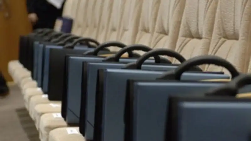 Стране нужен профессиональный госаппарат - А.Забирова