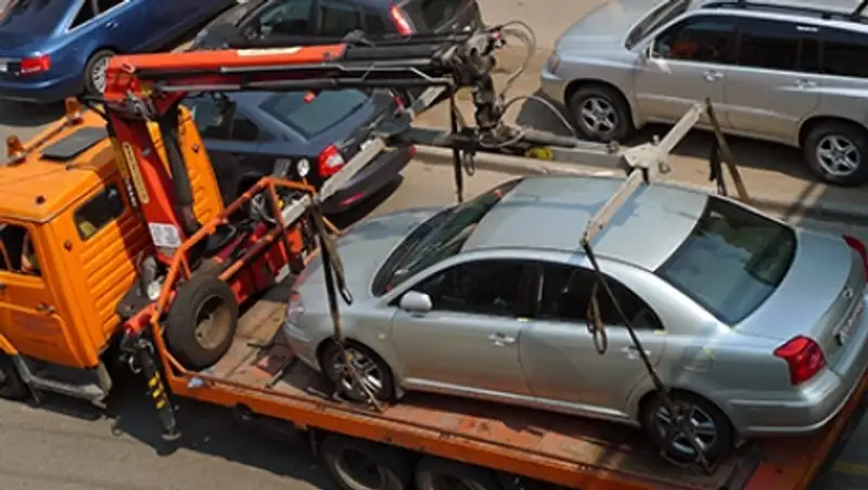 В Петербурге на штрафстоянку забрали машину с четырехмесячным ребенком