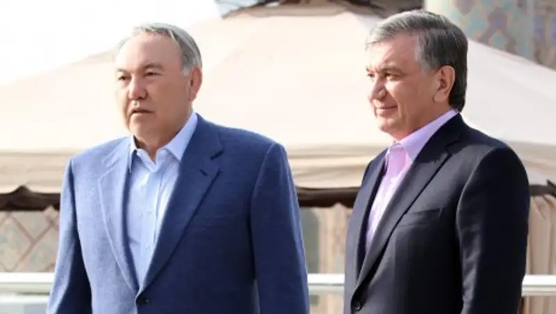 Назарбаев встретился в Самарканде с Мирзиеевым