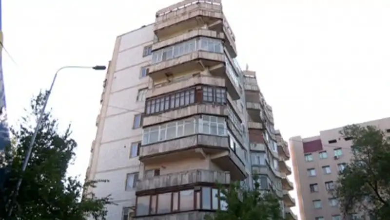 Ребенок упал в шахту лифта в Шымкенте