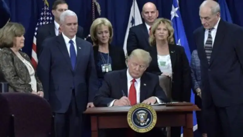 Трамп продлил чрезвычайное положение в США