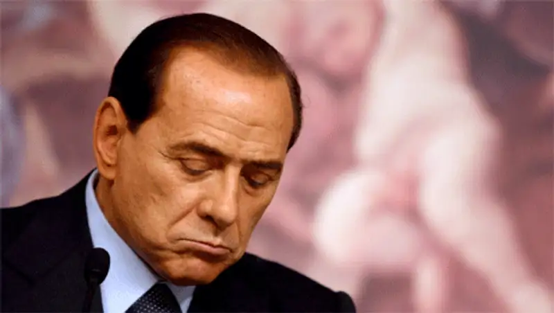 Берлускони на два года запретили занимать государственные посты