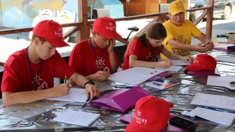 У русскоязычной молодежи в Казахстане становится модным знать казахский