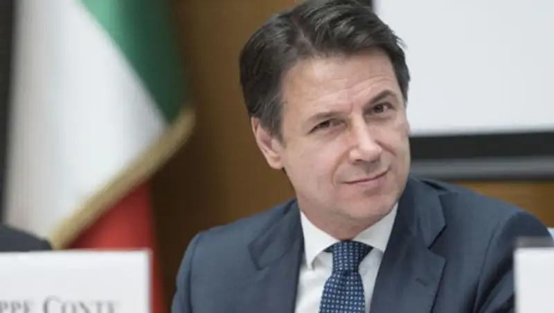 Премьер Италии оценил принятые меры по сдерживанию коронавируса