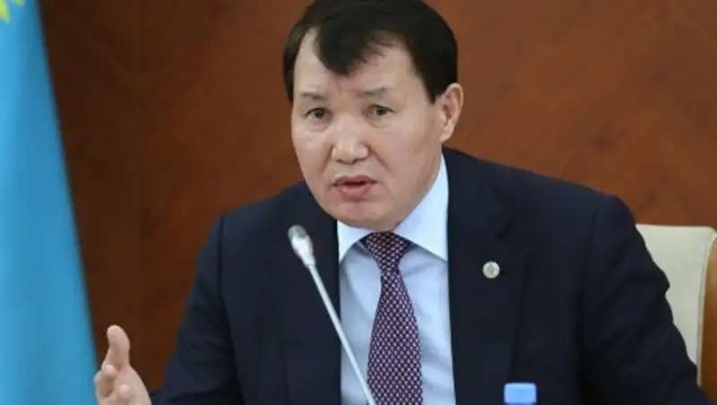 Шпекбаев поручил организовать работу ЦОНов без перерывов на обед