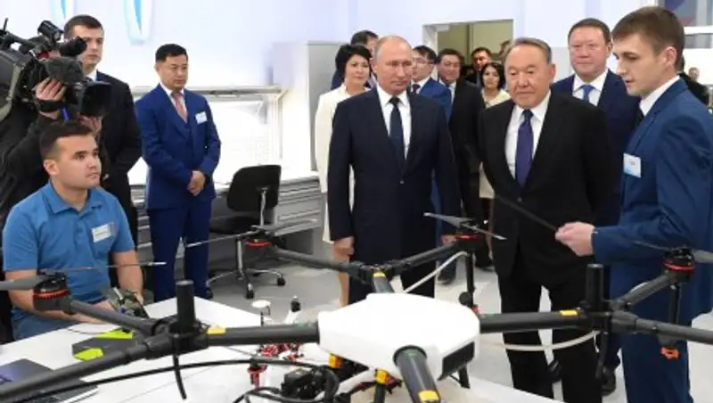 Назарбаев и Путин пообщались со школьниками Петропавловска