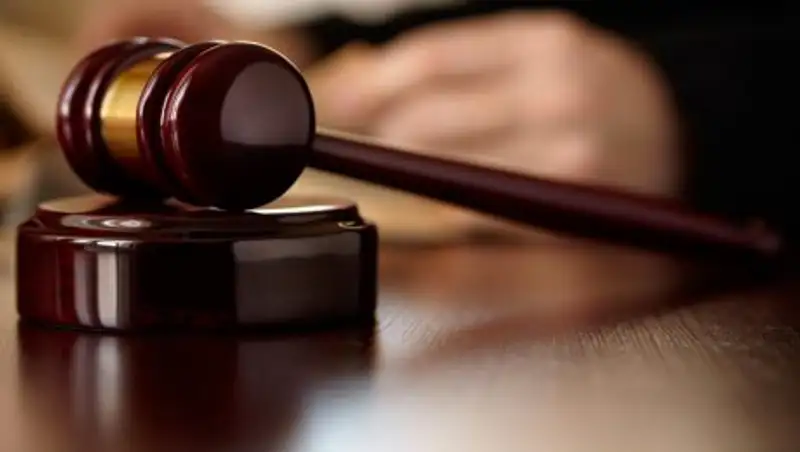 В Костанае вынесен приговор женщине, расцарапавшей лицо полицейскому