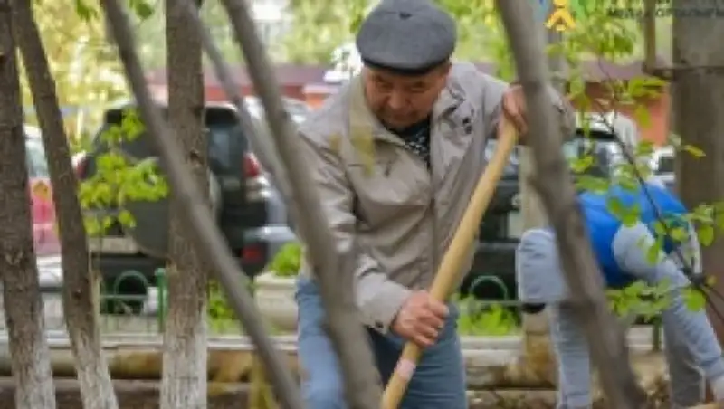 В Астане более 19,5 тыс. астанчан вышли на общегородской субботник