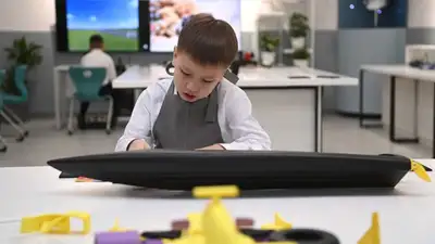 школьник Астана президент, фото - Новости Zakon.kz от 04.10.2023 13:17